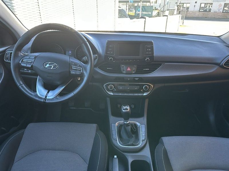 Hyundai i30 1.6 CRDi 85kW serviska - fotka 11 z 25