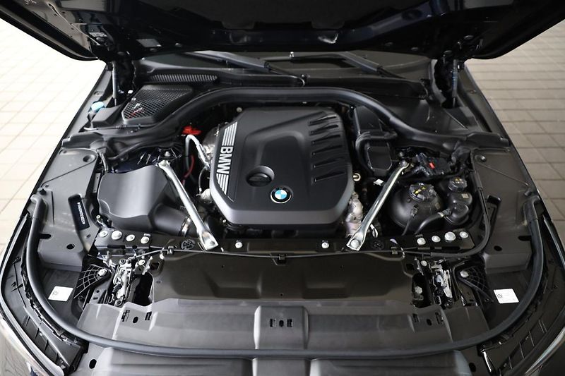 BMW Řada 5 540d xDrive Touring - fotka 9 z 18