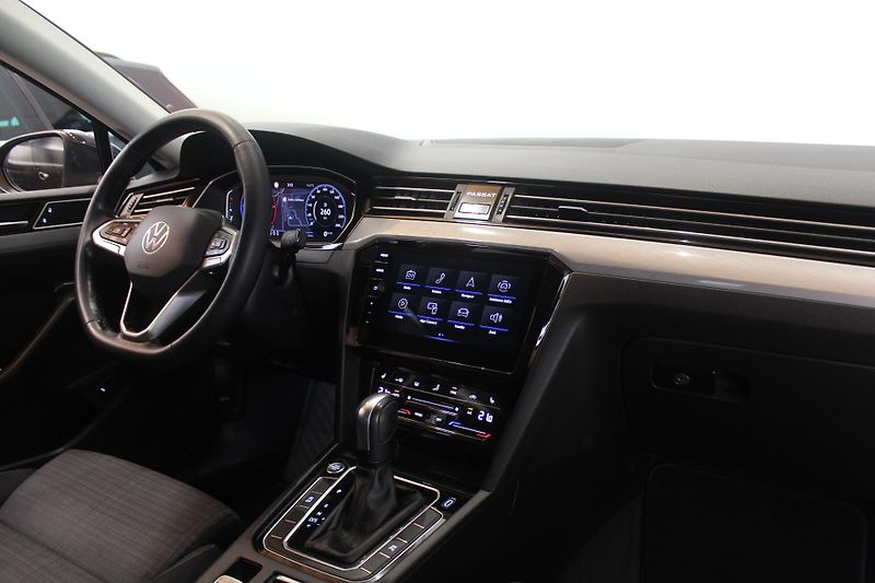 Volkswagen Passat (2020) 2.0TDI DSG Navi Tažné Display - fotka 12 z 25