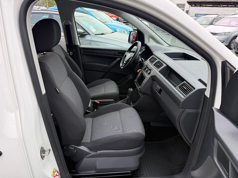 Volkswagen Caddy 2.0 TDI MAXI ACC NAVIGACE - fotka 9 z 13