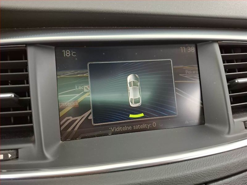 Peugeot 508 (2014) 2.2 HDi, Automat, Navi, Xenony - fotka 16 z 22