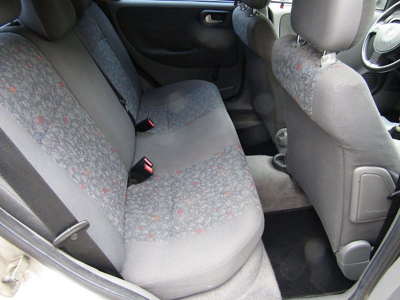 Opel Corsa (2002) GSi 1.8 16VC 92kW - fotka 25 z 38