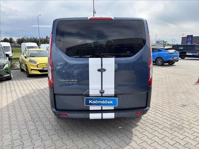 Ford Tourneo Custom 2,0 EcoBlue 125kW L2 - fotka 4 z 38