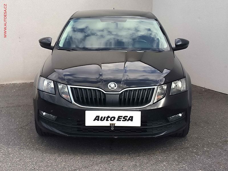 Škoda Octavia (2020) 1.5 TSi, ČR, Ambition, DSG - fotka 2 z 18