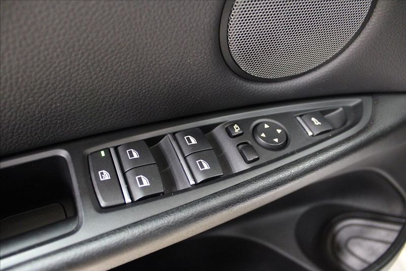 BMW X5 3,0 D 190kW M-paket DPH! - fotka 15 z 34