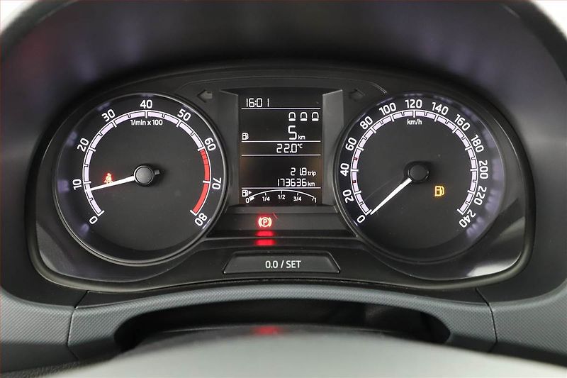 Škoda Fabia (2019) 1.0, ČR,1.maj, Park. senzory - fotka 8 z 10