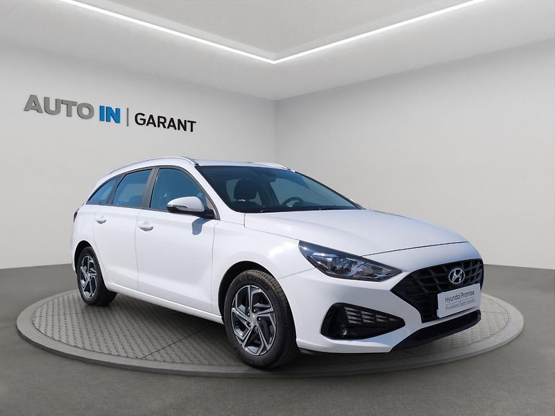 Hyundai i30 (2022) COMFORT 1.5i 81kW, ČR, 1. Maj. - fotka 3 z 24