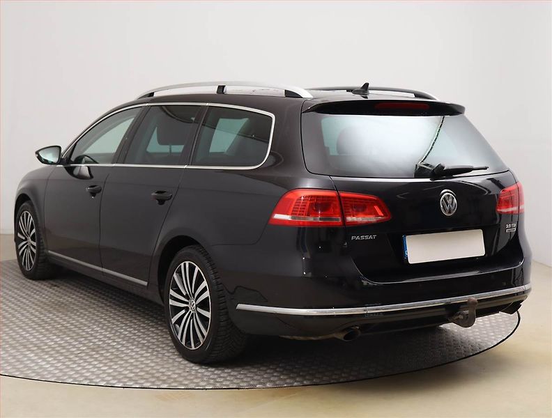 Volkswagen Passat (2014) 2.0 TDI, 4X4, Automat - fotka 4 z 22