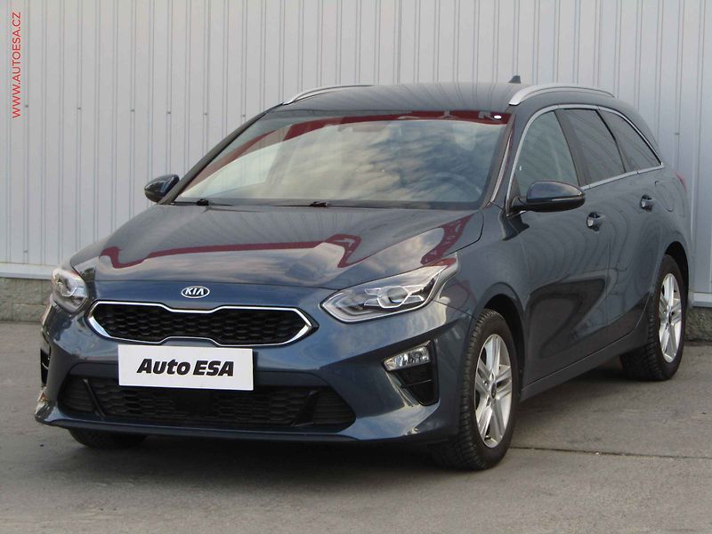 Kia Ceed (2020) 1.4 T-GDi, 2.maj,ČR, AT - fotka 3 z 20