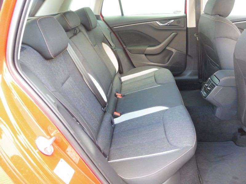 Škoda Kamiq (2024) Top Selection 1,0 TSI 85kW DSG - fotka 22 z 29