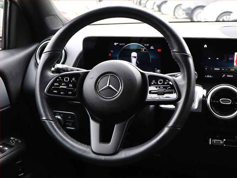 Mercedes-Benz GLB (2023) 200 d 4MATIC - fotka 14 z 24