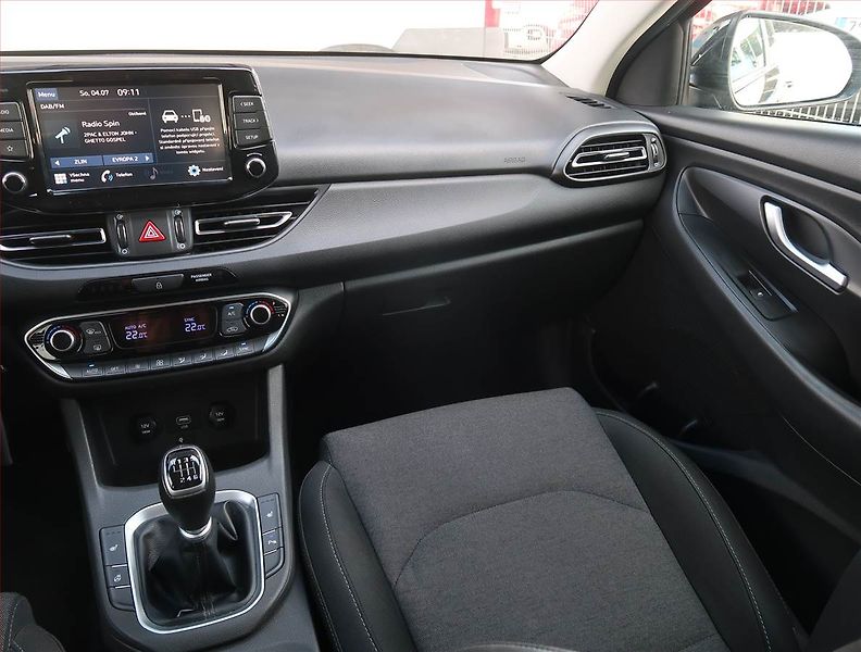 Hyundai i30 (2021) 1.5 DPI, ČR,1.maj, Serv.kniha - fotka 8 z 21