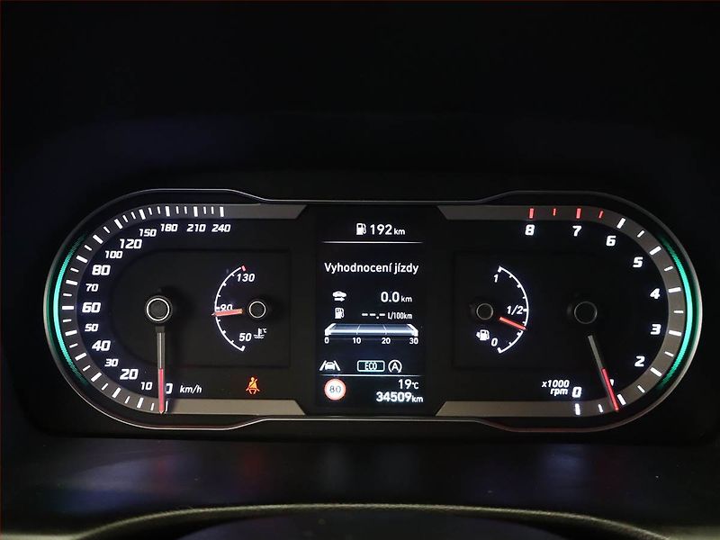 Hyundai Tucson (2021) 1.6 T-GDI - fotka 9 z 14