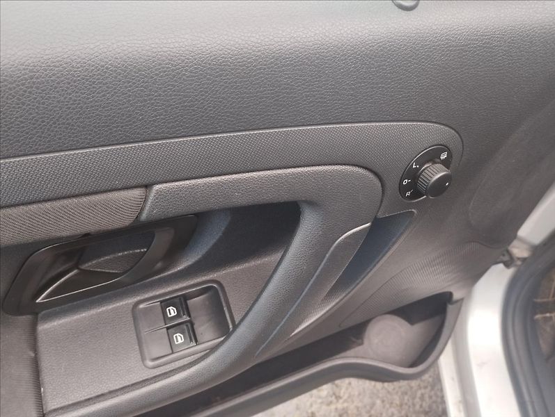 Škoda Roomster 1,2 TSi 63KW - fotka 15 z 16
