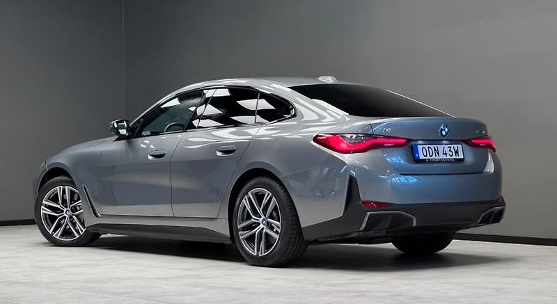 BMW i4 eDrive40 GC SoH 95% Bílý in. - fotka 16 z 23