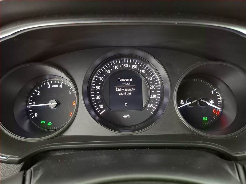 Renault Mégane (2017) 1.6 SCe, Tempomat - fotka 11 z 17