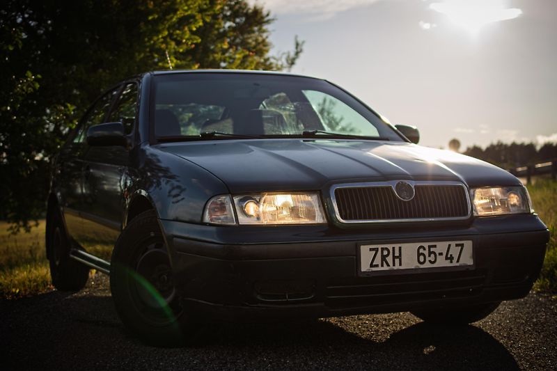 Škoda Octavia (1997) Prodám Škoda Octavia 1.6 benzí - fotka 19 z 28