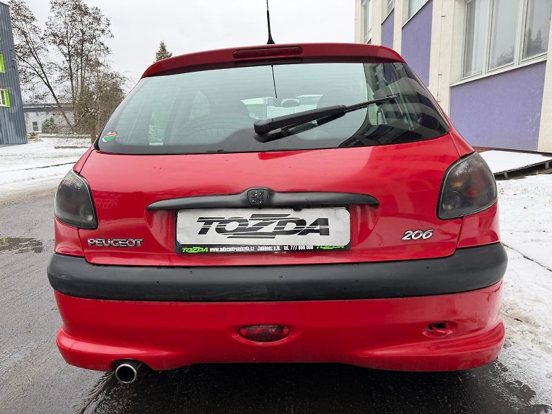 Peugeot 206 1,4i / 55 kW / sada pneu  - fotka 4 z 21