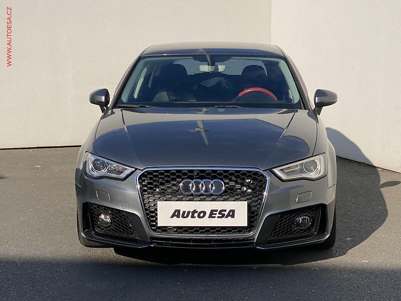 Audi A3 (2016) 1.6TDi, ČR, S-line, bixen - fotka 2 z 19