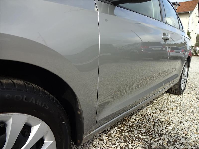 Škoda Rapid 1.2TSI 66kW - fotka 13 z 46