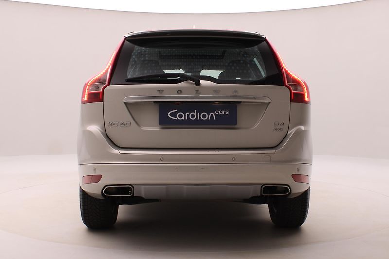 Volvo XC60 D4 AWD SUMMUM AUT  - fotka 11 z 42