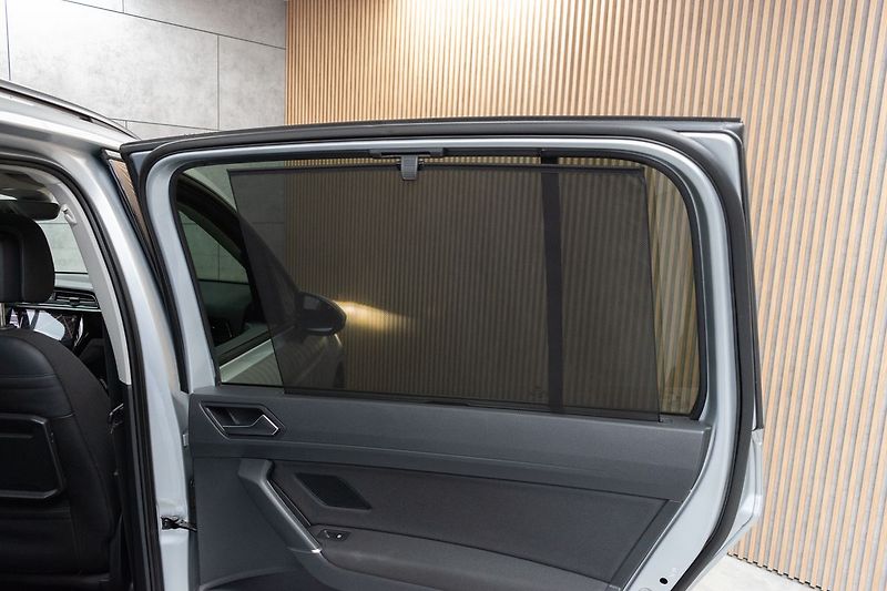 Volkswagen Touran 2.0TDI TAŽNÉ*WEBASTO*DPH*ČR 1M - fotka 17 z 51