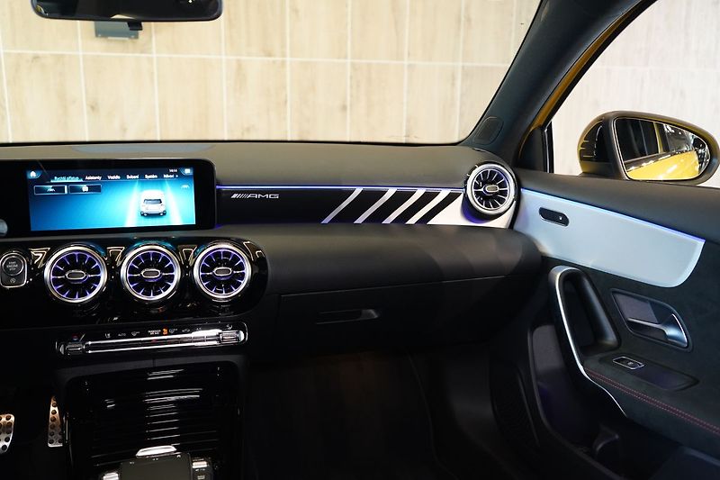 Mercedes-Benz Třídy A 35 AMG 4MATIC, AERO, Kamera - fotka 42 z 42