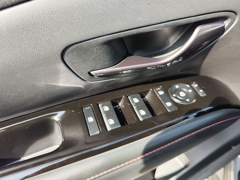 Hyundai Tucson 1.6 T-GDI/118kW N-Line STL 4x4 - fotka 35 z 38