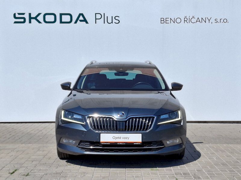 Škoda Superb (2019) Combi L&K DSG 4x4 2,0TDi 140kW - fotka 4 z 35