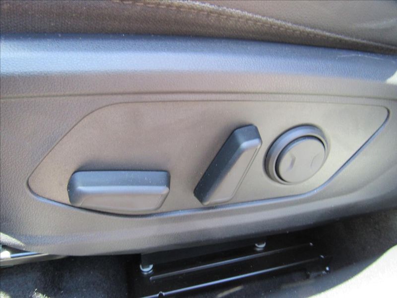 Hyundai Tucson 1,6 T GDI Mild Hybrid AWD AUT - fotka 27 z 37