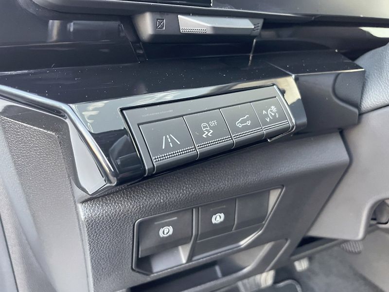 Renault Austral (2024) ICONIC full hybrid E-TECH 200 - fotka 24 z 30