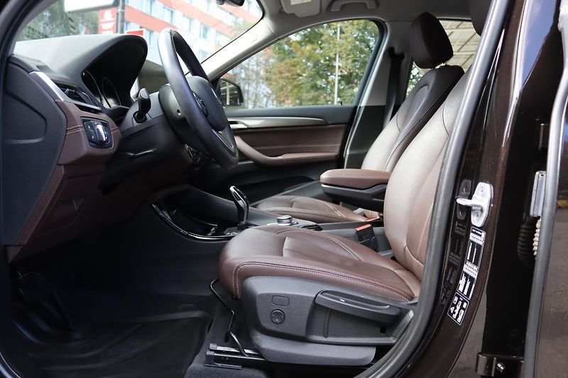 BMW X1 XDRIVE 25i F48 170kW - fotka 23 z 50
