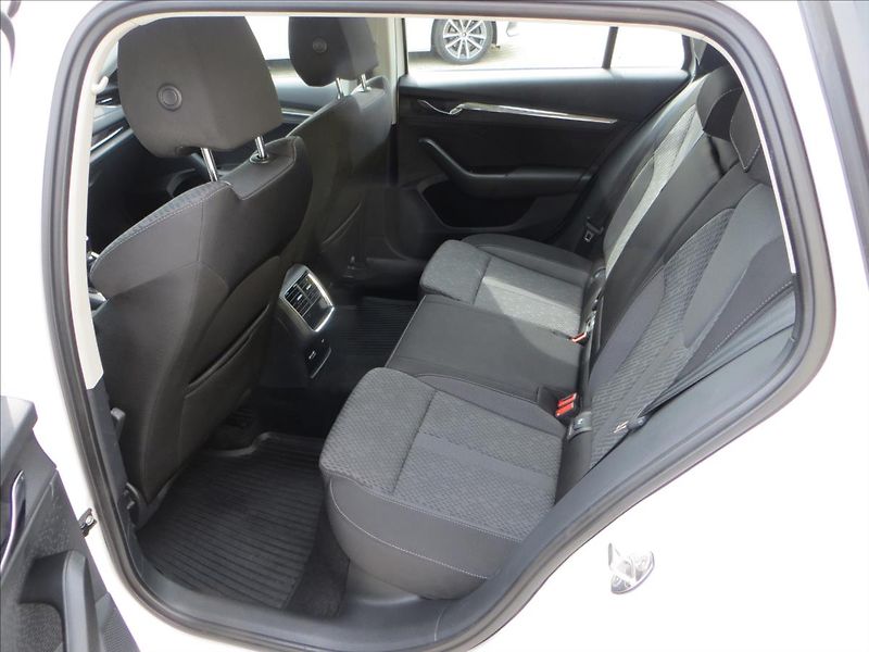 Škoda Octavia 1,5 TSI 110kW Style ČR - fotka 22 z 25