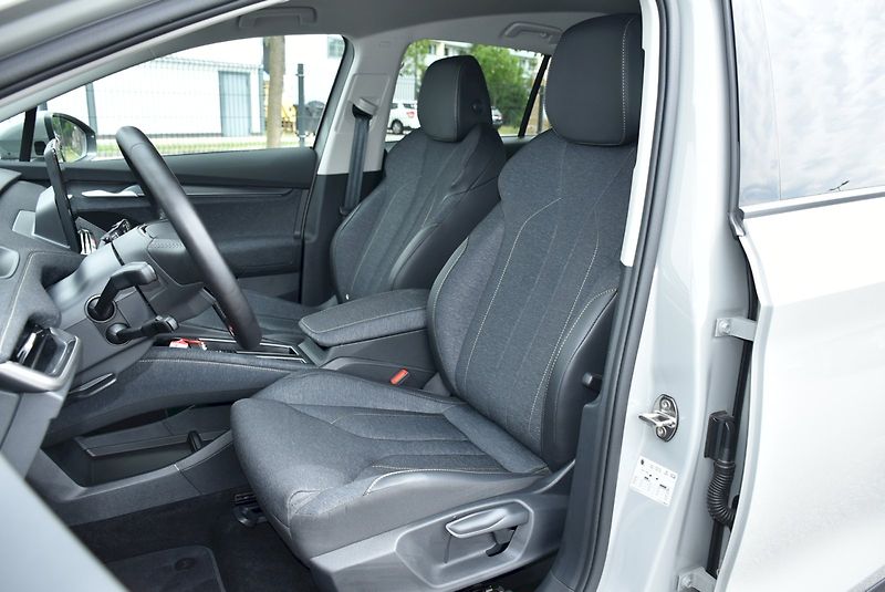 Škoda Elroq (2025) 60 Design paket LOFT 150kW - fotka 28 z 35