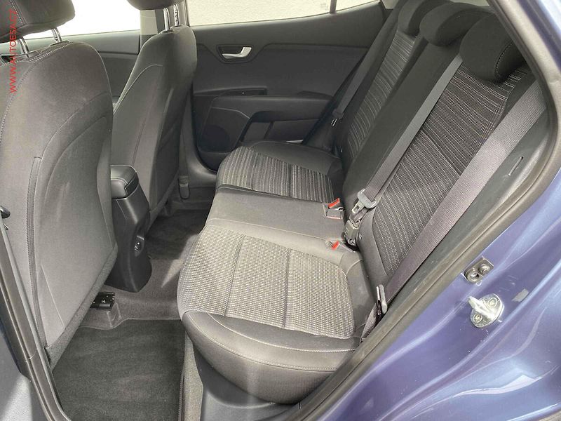 Kia Stonic (2020) 1.0 T-GDi, AC, navi, kamera - fotka 10 z 18