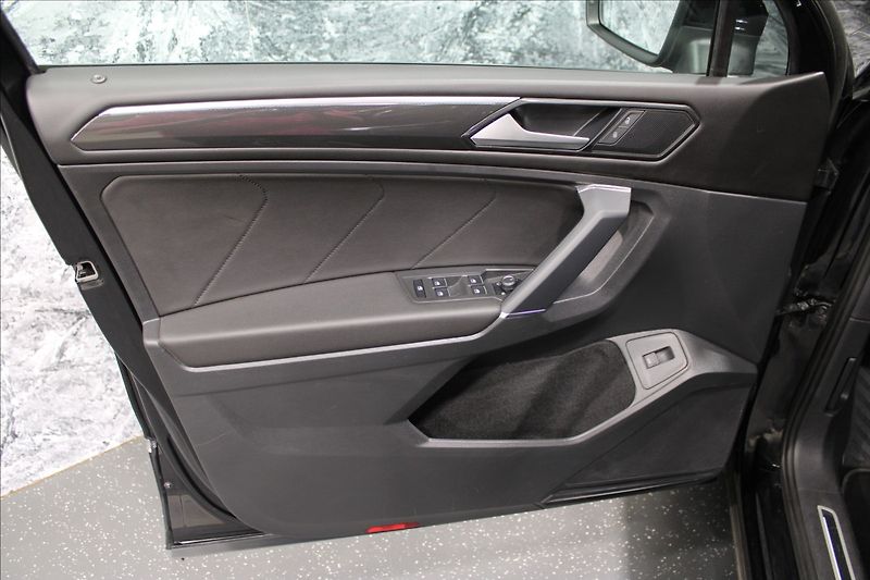 Volkswagen Tiguan Allspace 2,0 TSI ALL 4M DSG R-line - fotka 8 z 33