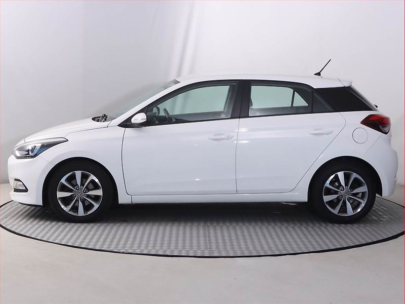 Hyundai i20 (2017) 1.4 CRDi, Tempomat - fotka 3 z 17