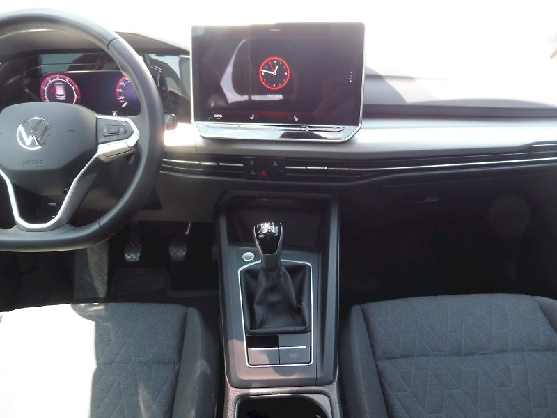 Volkswagen Golf (2025) People 1,5 TSI 85kW - fotka 11 z 26