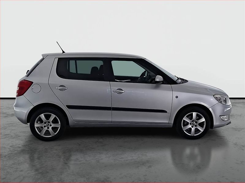 Škoda Fabia (2011) 1.2 TSI, Automat, Serv.kniha - fotka 6 z 15