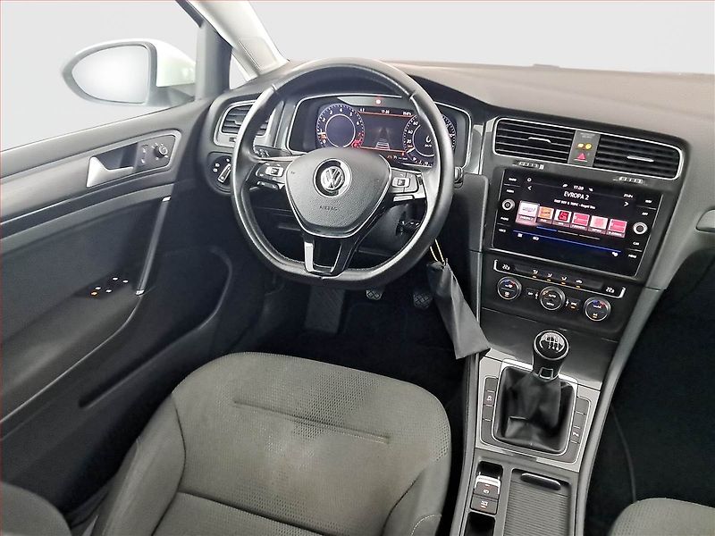 Volkswagen Golf (2018) 1.4 TSI, Navi, Tempomat - fotka 7 z 18