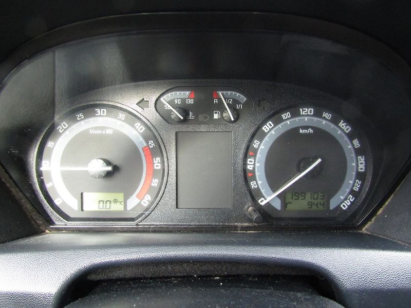 Škoda Fabia (2004) 1.4 TDI 55kW - fotka 27 z 36
