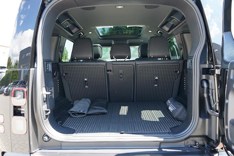 Land Rover Defender (2026) 110 X-Dynamic HSE P425     - fotka 31 z 37