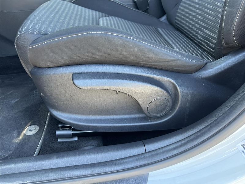 Kia Ceed 1,5 TGDi 118kW AT TOP NAVI - fotka 11 z 44