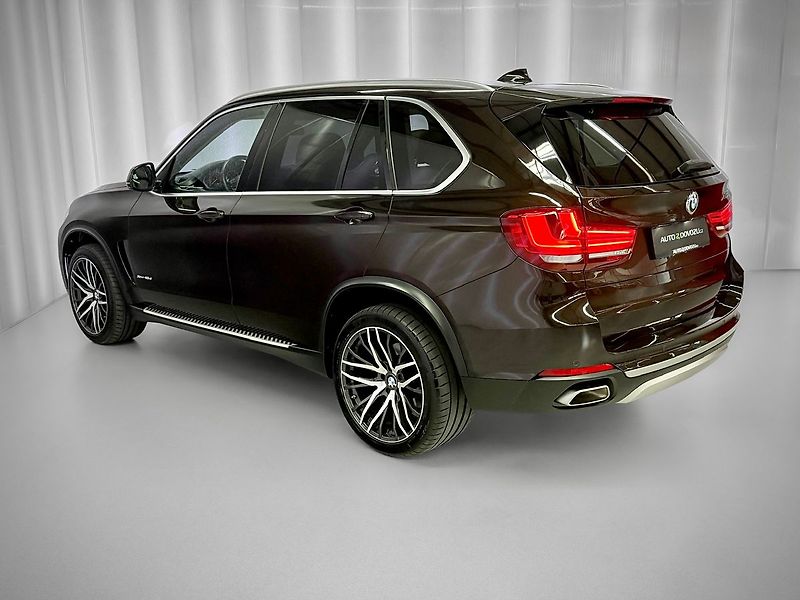BMW X5 40d xDrive INDIVIDUAL, PANO, B - fotka 4 z 31