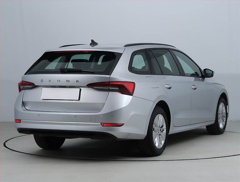 Škoda Octavia (2023) Ambition 2.0 TDI, ČR,1.maj - fotka 5 z 17