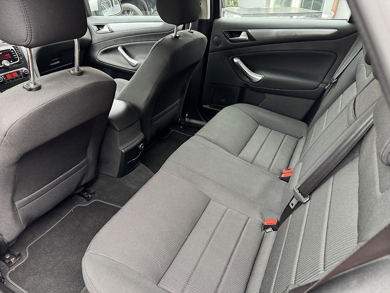 Ford Mondeo (2013) 1.6i EcoBoost Titanium Xenony - fotka 22 z 50