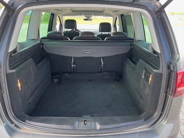 Volkswagen Sharan - fotka 14 z 15