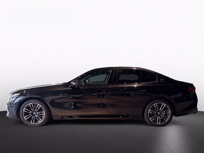 BMW Řada 5 520d xDrive M-Sport ACC H/K - fotka 3 z 12
