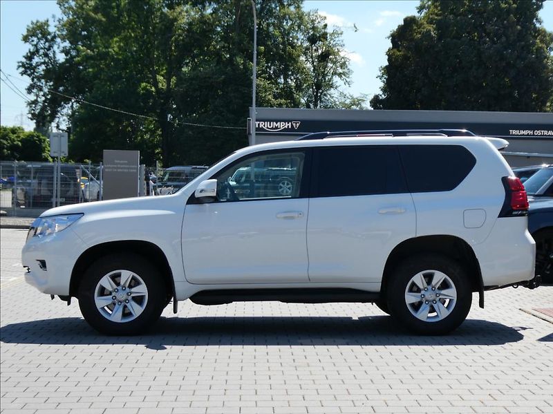 Toyota Land Cruiser 2,8 D-4D 150kW 2Maj, ČR, DPH - fotka 2 z 41