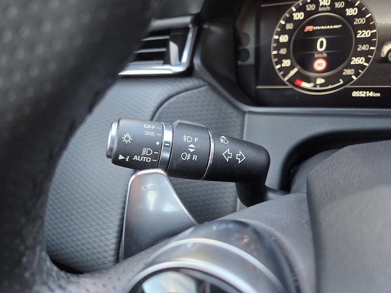Land Rover Range Rover Velar D300 R-D SE HUD PANO TOPservis - fotka 19 z 47
